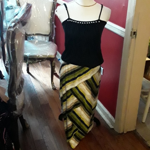 Pretty layered skirt, size L - Picture 3 of 6